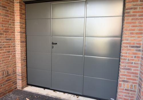 Open, close and keep an eye on your garage door through the Homematic IP cloud